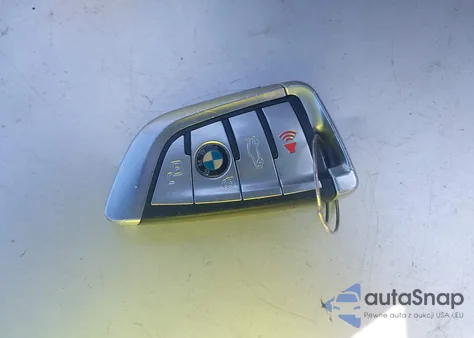 2022 BMW M8 Cabriolet Competition z USA, uszkodzony, nr VIN WBSDZ0C01NCH63245